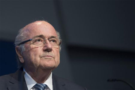 Dưới sự lãnh đạo của Blatter, các cuộc bỏ phiếu chọn quyền đăng cai World Cup luôn gây tranh cãi.